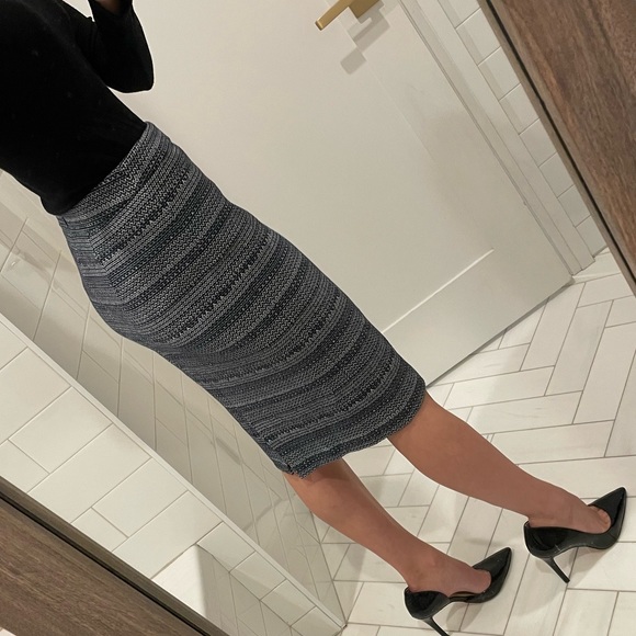 Ann Taylor Navy Tweed Pencil Skirt - Picture 2 of 4